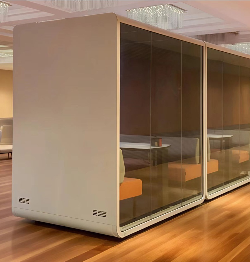 Chat-Pod im Confinement Center
